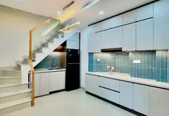 Nhà 3 lầu, đầy đủ tiện nghi tại Trần Quốc Toản, Tân Định. Vị thế trung tâm, tiện ích tuyệt vời.... Bán nhà riêng tại Xuân Hòa, Hồ Chí Minh 02