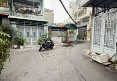 Bán nhà riêng 2 tầng gần siêu thị Emart Phan Huy Ích, diện tích sử dụng 50m2... Bán nhà riêng tại An Hội Tây, Hồ Chí Minh 01