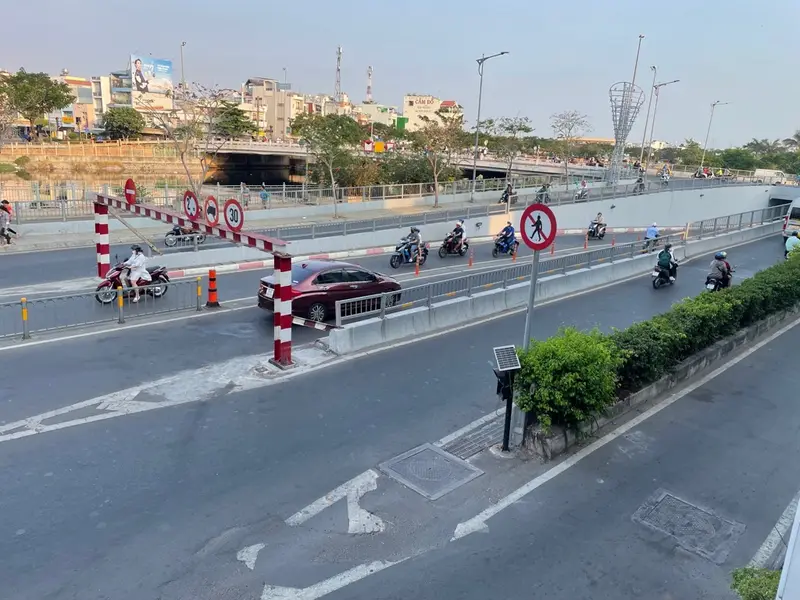 Bán Nhà MẶT TIỀN KINH DOANH CỰC ĐỈNH , ĐƯỜNG 25M LỀ ĐƯỜNG 5M - Nguyễn Văn Luông - 56.6M2 ( 4.22 X 1... Bán nhà mặt phố tại Bình Phú, Hồ Chí Minh 01