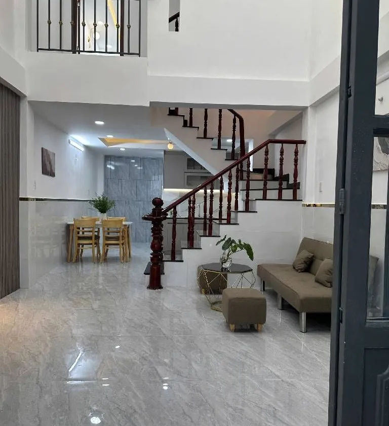 Nhà đẹp như hoa hậu đường Lê Văn Quới Bình Tân sát mặt tiền hẻm xe hơi ở ngay 5.63 tỷ... Bán owner_side tại Bình Trị Đông, Hồ Chí Minh 01