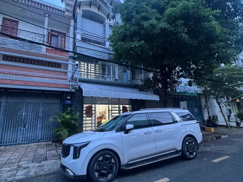 BAN NHA MẶT PHỐ KHU TÊN LỬA 5*20M - XÂY LỆCH TẦNG CHỜ THANG MÁY - NHÀ ĐẸP Ở NGAY. Chỉ 13ty nho... Bán nhà mặt phố tại An Lạc, Hồ Chí Minh 01
