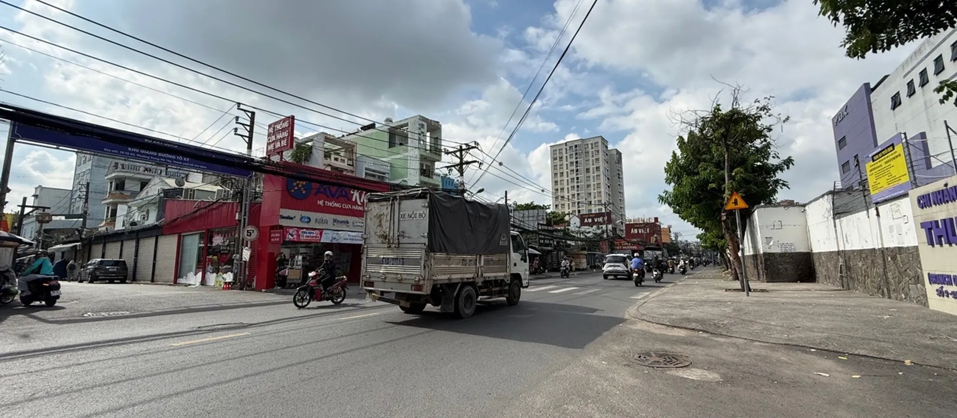 Mt kinh doanh sầm uất, Tân Chánh hiệp 18, p Trung Mỹ Tây, Quận 12,ngang 4,2m + 2 tầng, giá 6,9 tỷ... Bán nhà mặt phố tại Trung Mỹ Tây, Hồ Chí Minh 01