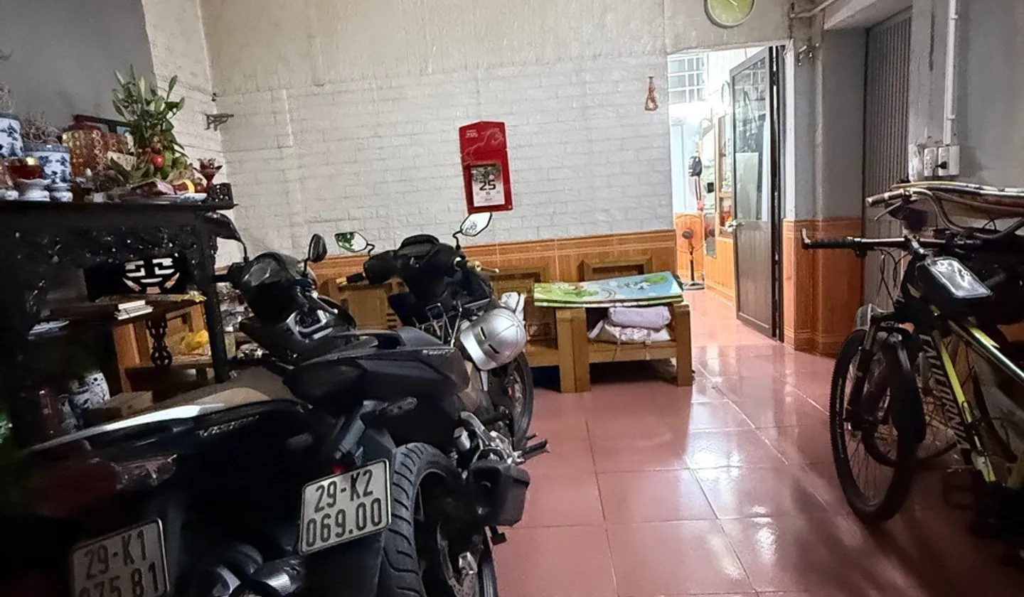 BÁN ĐẤT TẶNG NHÀ- VIỆT HƯNG LONG BIÊN- KHÔNG QUY HOẠCH- GẦN CHỢ... Bán nhà riêng tại Việt Hưng, Hà Nội 01