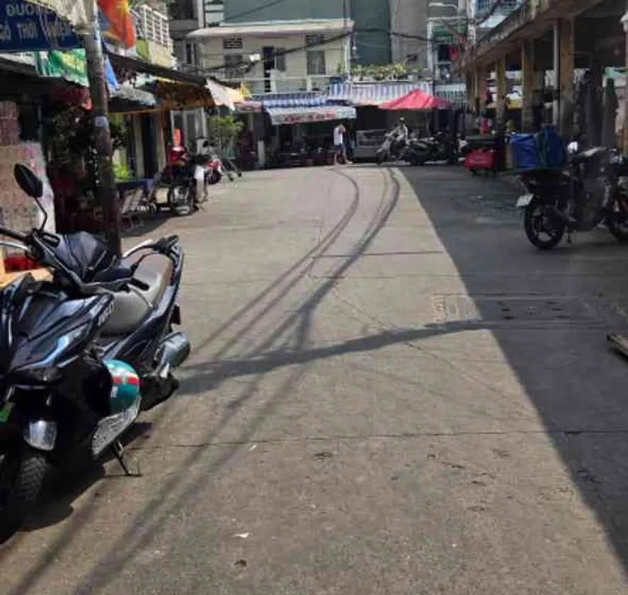 Bán nhà mặt phố 3 tầng 2 mặt tiền tại Phú Nhuận, gần chợ, khu kinh doanh sầm uất... Bán nhà mặt phố tại Phú Nhuận, Hồ Chí Minh 01
