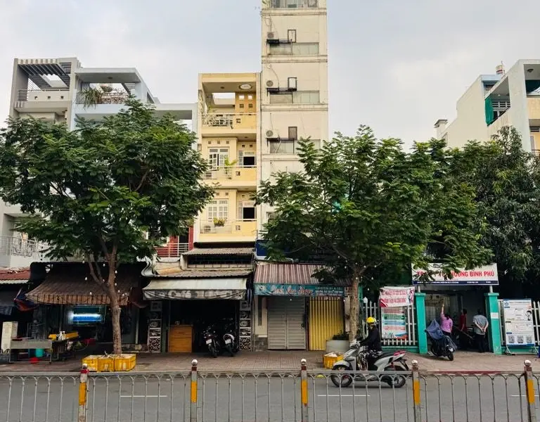 Cơ hội sở hữu nhà mặt phố Lý Chiêu Hoàng độc bản 8 tầng có hầm và thang máy... Bán nhà mặt phố tại Bình Phú, Hồ Chí Minh 01