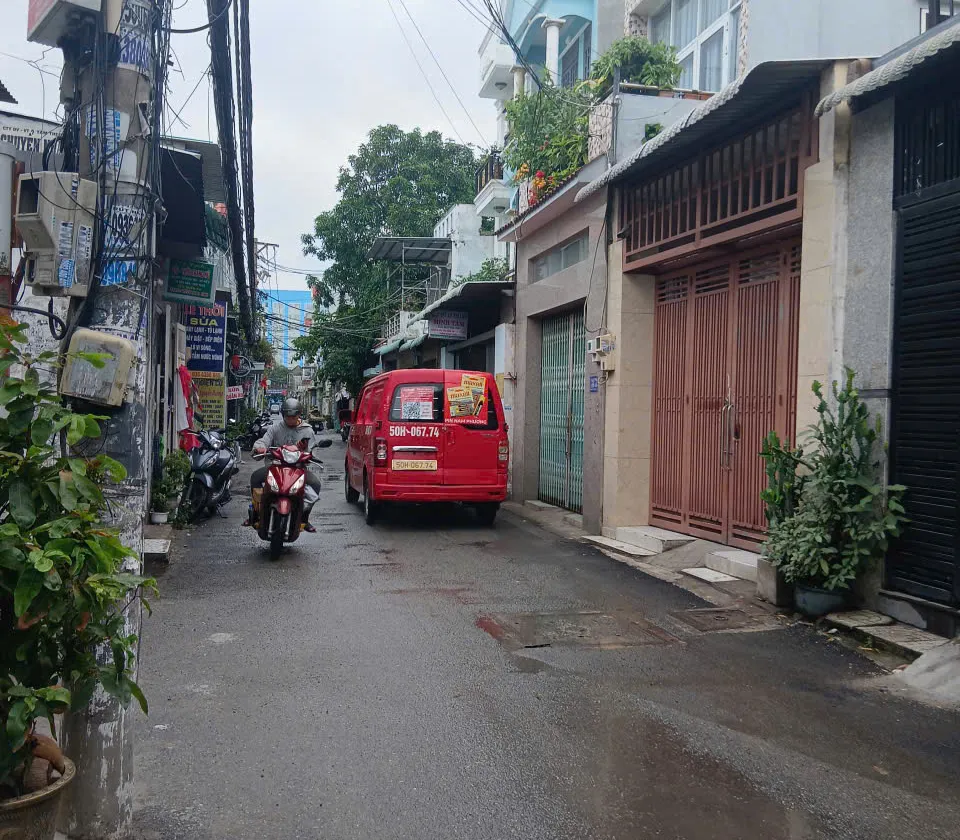 AN TÂM Ở LÂU DÀI – NHÀ NỞ HẬU 100M²- 2 TẦNG - HẺM XE HƠI SÁT HUỲNH THỊ HAI - P. TRUNG MỸ TÂY - Q12... Bán nhà riêng tại Trung Mỹ Tây, Hồ Chí Minh 01