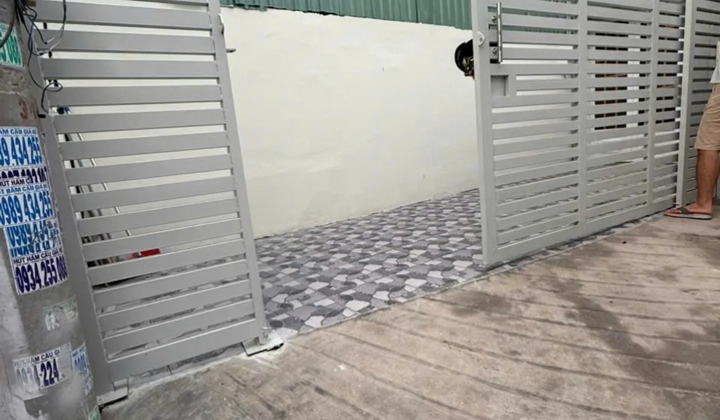 Bán nhà riêng 2 tầng hướng Đông Nam tại phường Hiệp Bình, diện tích 41.6m2, giá 4.7 tỷ... Bán nhà riêng tại Hiệp Bình, Hồ Chí Minh 01