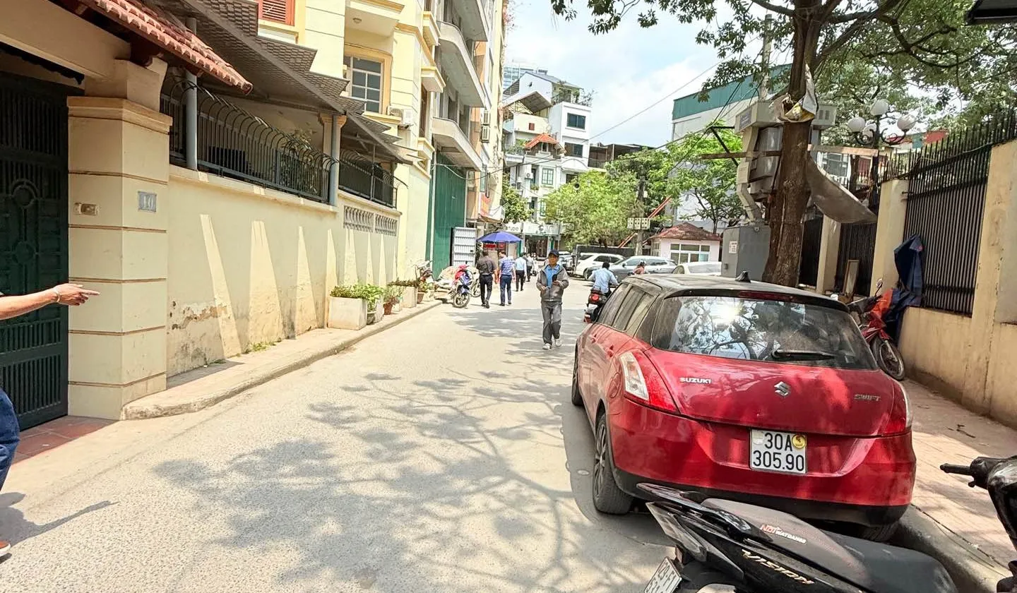 Nhà riêng 3 tầng 56m2 Nguyễn Công Hoan, Nguyễn Chí Thanh, giá 13 tỷ, ngõ ô tô tránh... Bán nhà riêng tại Ba Đình, Hà Nội 01