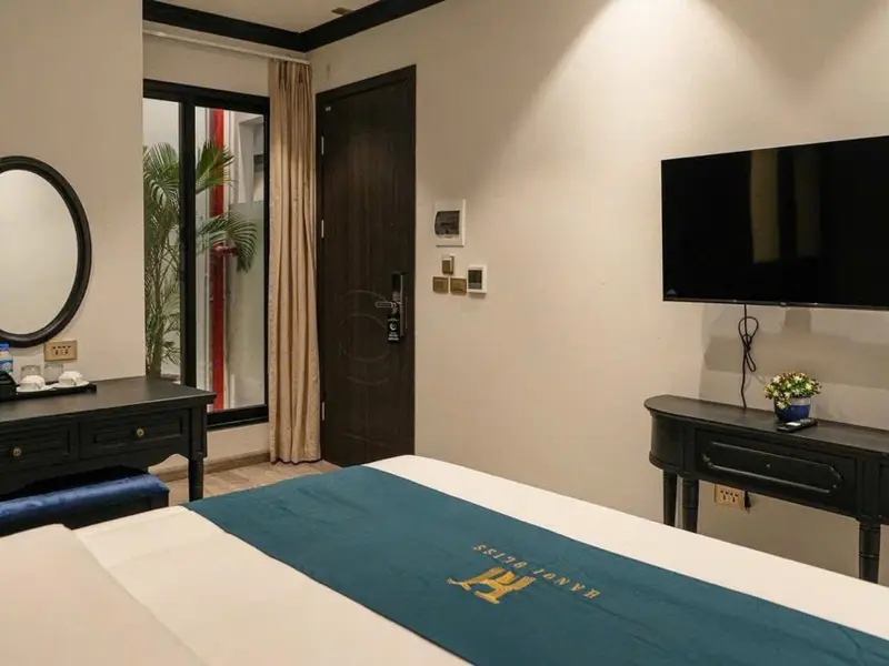 B. nhà mặt phố phường Hoàn Kiếm, Hà Nội, khách sạn 8 tầng, 156 m2, thuê dài hạn, dòng tiền 500tr/th... Bán nhà mặt phố tại Hoàn Kiếm, Hà Nội 01