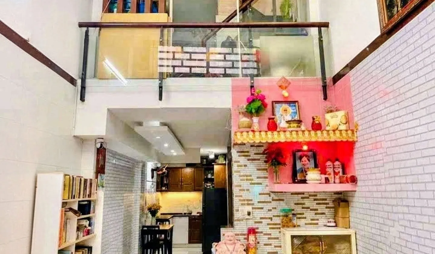 Nhà Tân Bình - Lạc Long Quân, 3 tầng ở ngay - ngang hơn 3m - dài gần 11m - hơn 4 tỷ.... Bán nhà riêng tại Tân Hòa, Hồ Chí Minh 01