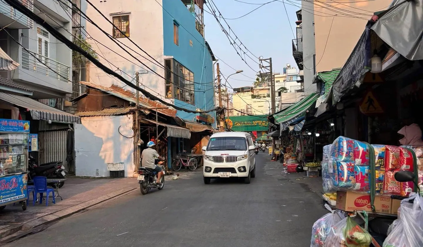 Nhà hẻm xe hơi Trần Văn Quang, 55.5m2, 4 tầng, 7 phòng ngủ... Bán nhà riêng tại Bảy Hiền, Hồ Chí Minh 01