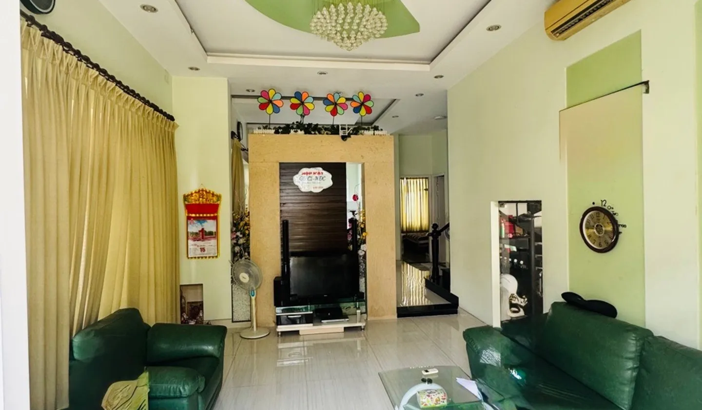 Biệt thự cao cấp 220m² tại Bình Trị Đông B, quận Bình Tân với nội thất sang trọng... Bán nhà mặt phố tại An Lạc, Hồ Chí Minh 01