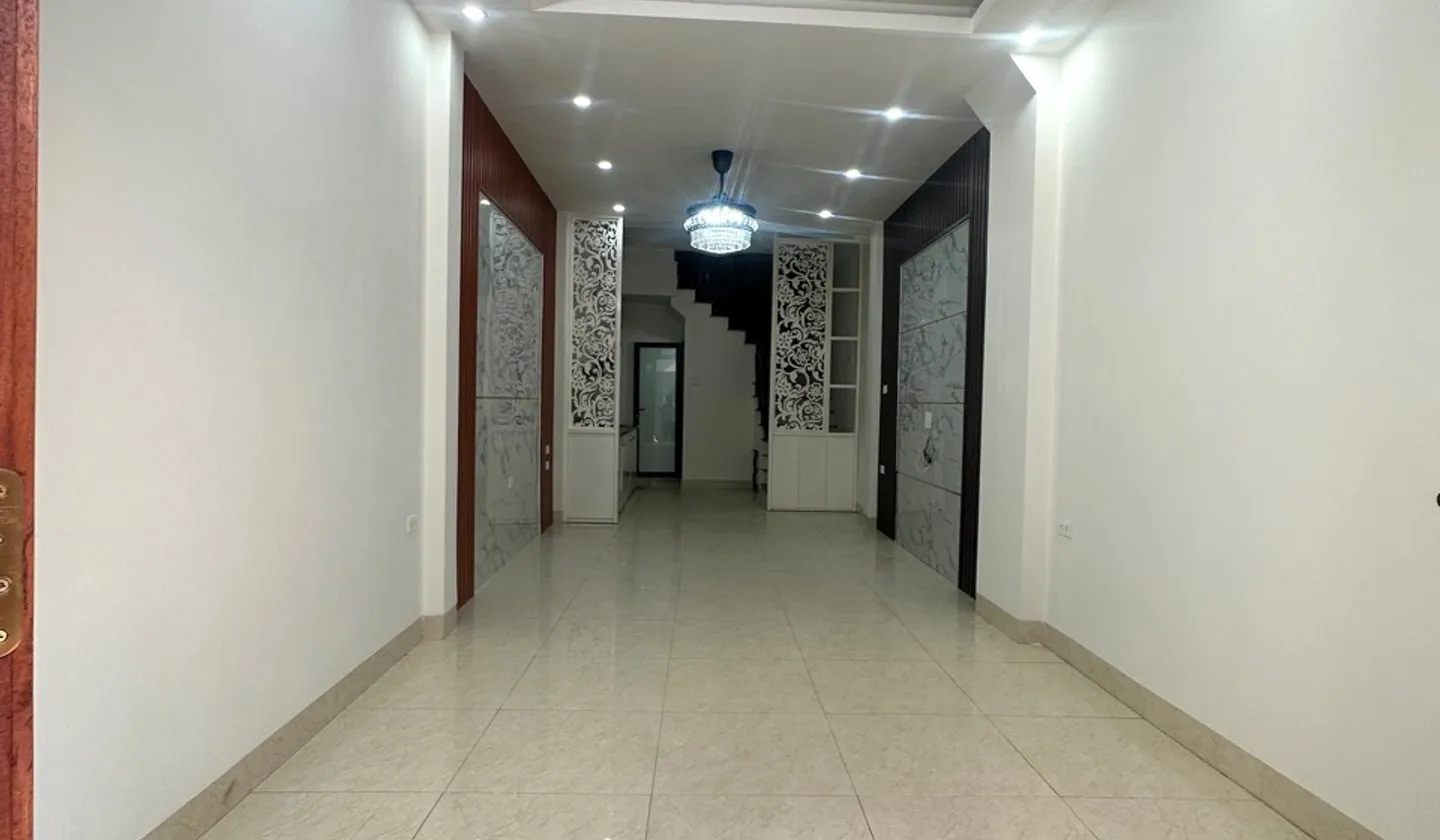 Đông Thiên nhà riêng 5 tầng cực đẹp, ô tô qua, giá hấp dẫn cần bán gấp 10, 5tỷ... Bán nhà riêng tại Vĩnh Hưng, Hà Nội 01