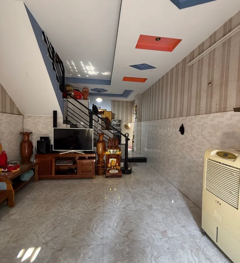 Bán nhà 2 tầng 49m2 ở Tân Bình giá 5.7 tỷ... Bán owner_side tại Tân Hòa, Hồ Chí Minh 01