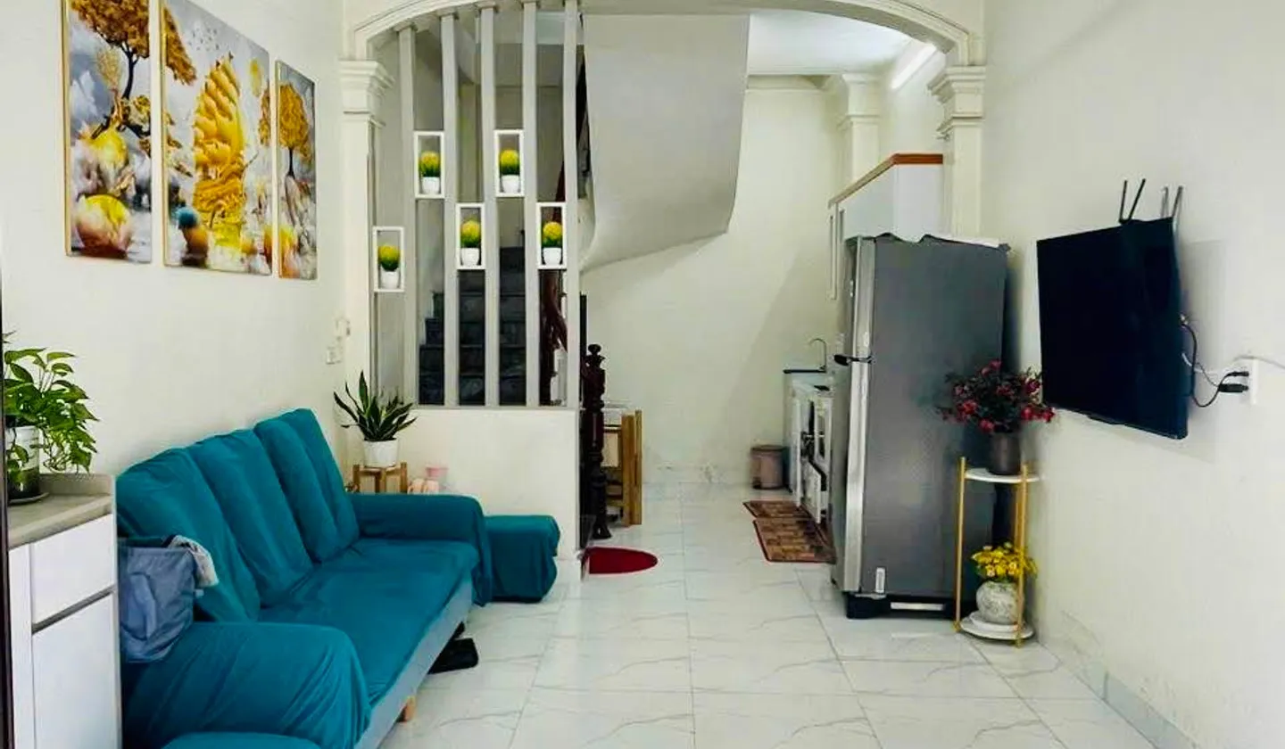Bán nhà riêng 5 tầng tại Đại Từ, diện tích 28m2, giá 7 tỷ đồng... Bán nhà riêng tại Định Công, Hà Nội 01