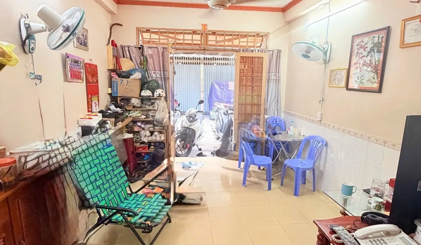 Nhà 3 tầng hẻm xe hơi Quận 1, gần cầu Ba Son... Bán nhà riêng tại Sài Gòn, Hồ Chí Minh 01