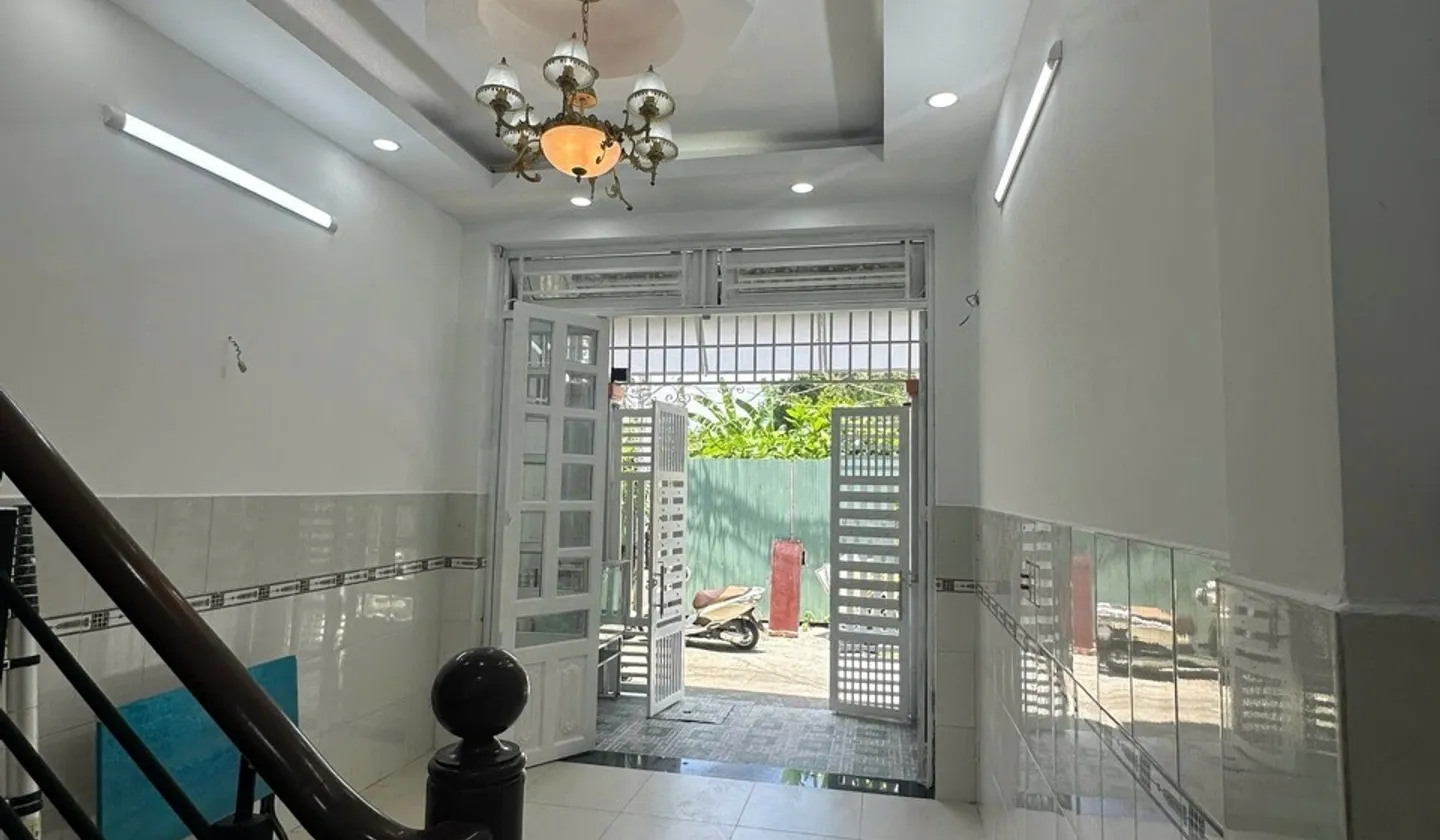 Cơ hội hiếm có sở hữu nhà 4 tầng ngay tại quận 7 với giá cực tốt... Bán nhà riêng tại Phú Thuận, Hồ Chí Minh 01