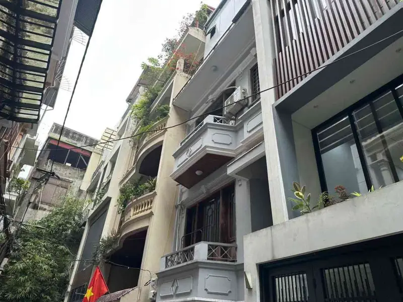 Nhà đẹp Hoàng Cầu – ô tô tránh,20M giá tốt cho nhà đầu tư ở gia đình khu vực tiện ích bạt ngàn... Bán nhà riêng tại Đống Đa, Hà Nội 01