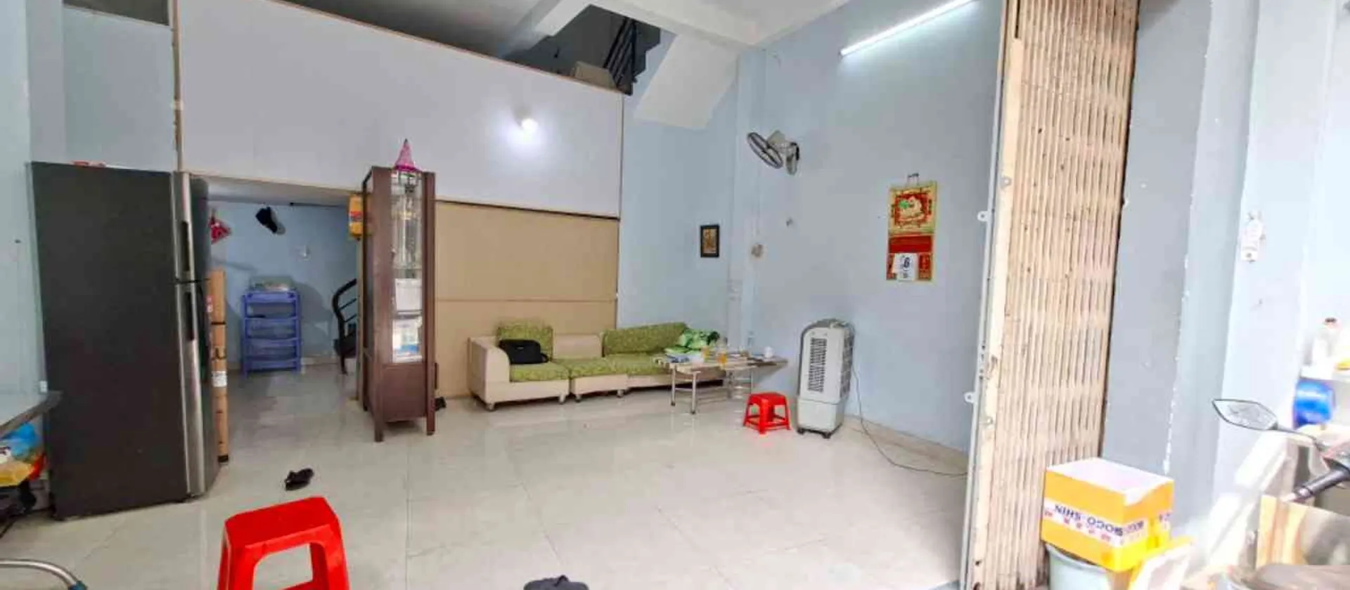 Nhà chủ tự xây kiên cố. Nay bán mua nhà to hơn.
Hiện Trạng: Nhà 3 tầng, đúc BTCT gồm 3 phòng ngủ,... Bán nhà riêng tại Bảy Hiền, Hồ Chí Minh 01