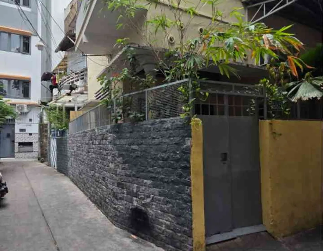 Nhà góc 2 mặt tiền gần ĐBP, hẻm thông - giá tốt để sở hữu ngay... Bán nhà riêng tại Vườn Lài, Hồ Chí Minh 01
