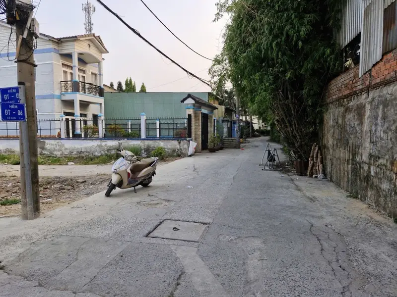 Đất hiếm nở hậu gần mặt đường Đặng Thúc Vịnh... Bán đất tại Đông Thạnh, Hồ Chí Minh 01