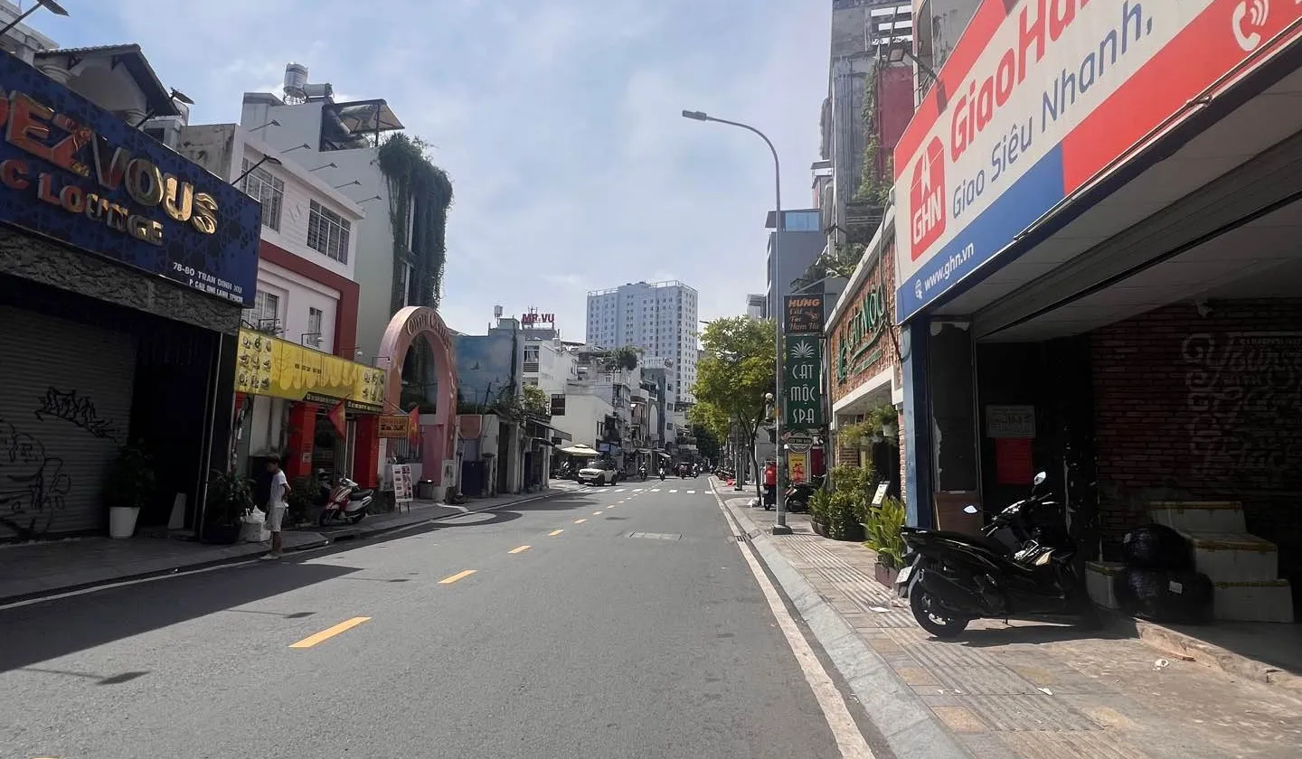 Nhà mặt phố siêu VIP, góc 2 mặt tiền quận 1... Bán nhà mặt phố tại Cầu Ông Lãnh, Hồ Chí Minh 01