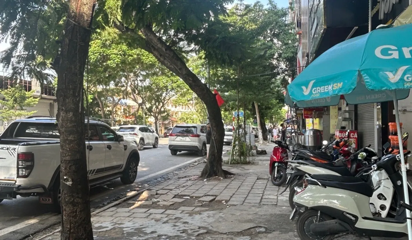 Bán nhà mặt phố Trần Quốc Hoàn, 46m2, 6 tầng, vỉa hè rộng, kinh doanh tốt... Bán nhà mặt phố tại Cầu Giấy, Hà Nội 01