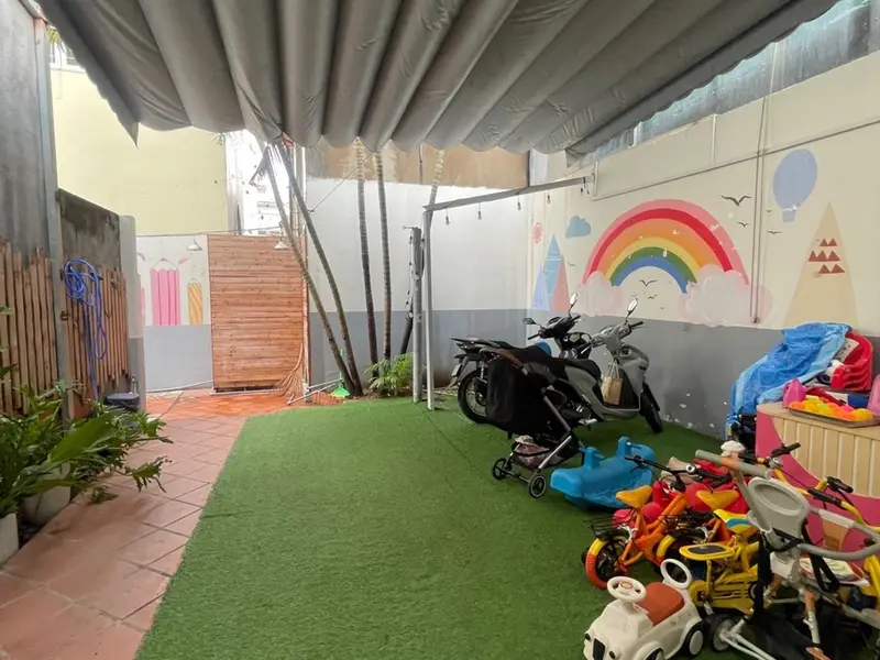B.A'N NH.À VƯỜN RỘNG RÃI 10m x 13m NHỈNH 8x TỶ.- Hiện trạng nhà cấp 4 ,1 phòng ngủ lớn, có thể làm... Bán nhà riêng tại Minh Phụng, Hồ Chí Minh 01
