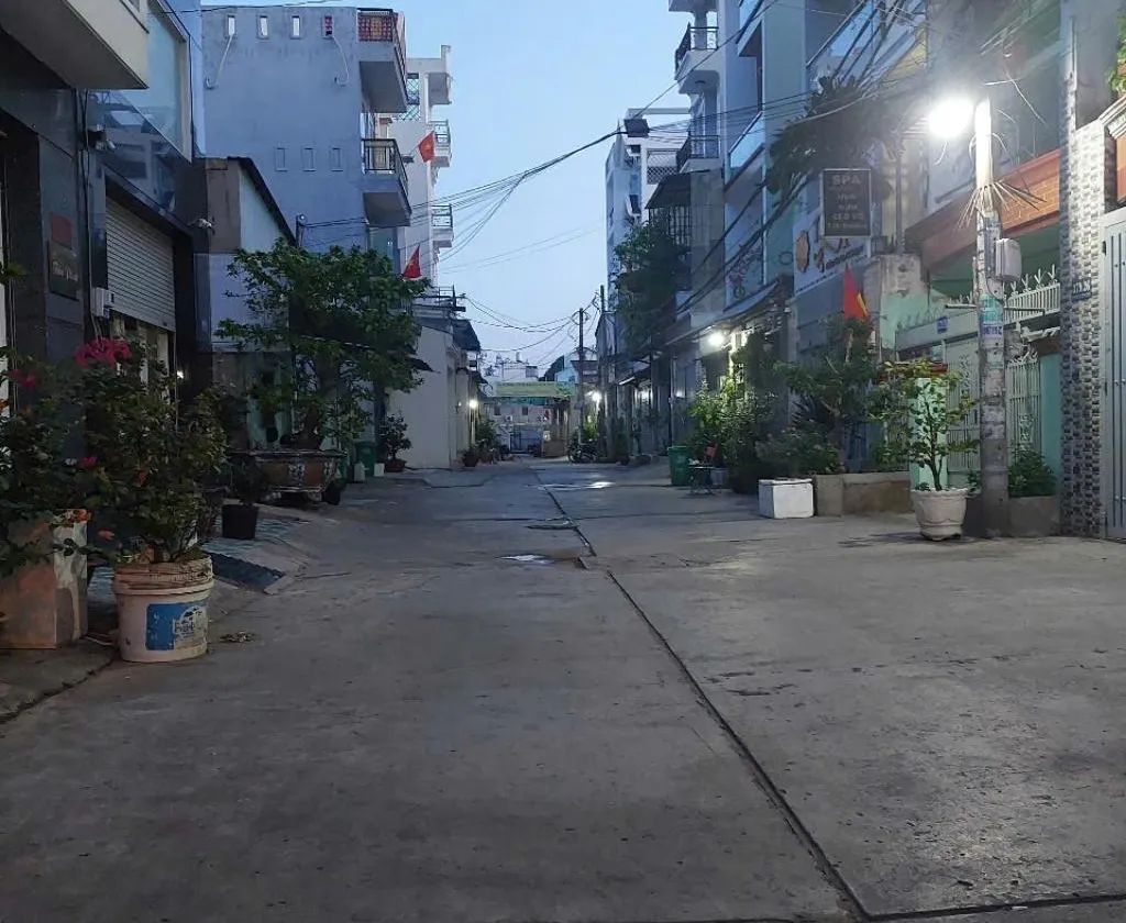 Căn góc 2 mặt tiền HXH rộng 8m tại Bình Trị Đông, Quận Bình Tân... Bán owner_side tại Bình Trị Đông, Hồ Chí Minh 01