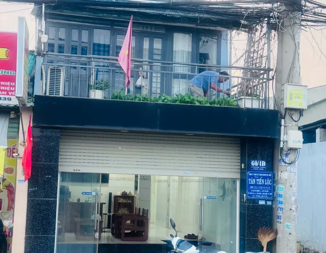 BÁN NHÀ LÔ GÓC MẶT TIỀN CHỢ ÔNG TRÁC ĐƯỜNG THỊ TRẤN TÂN HIỆP HÓC MÔN 1 TRỆT 2 LẦU XÂY 2024 GIÁ 5 TỶ... Bán nhà mặt phố tại Hóc Môn, Hồ Chí Minh 01