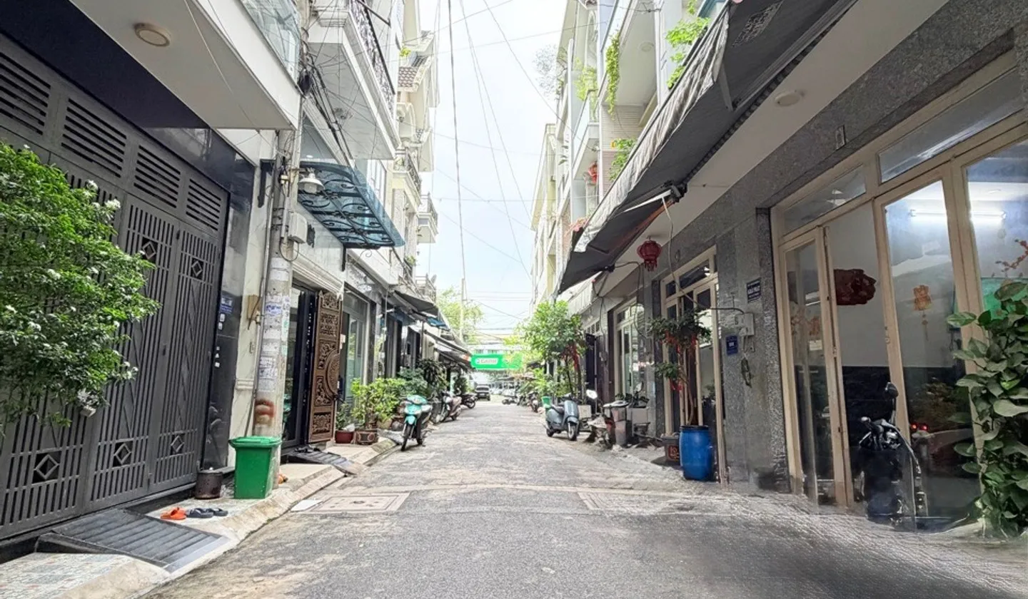 Nhà 4 tầng hiện đại ở Tân Kỳ Tân Quý, hẻm xe hơi vào tận nhà... Bán nhà riêng tại Bình Hưng Hòa, Hồ Chí Minh 01