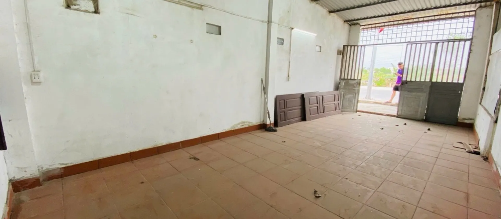 Nhà phố rộng rãi tại An Hồng cũ với 3 mặt thoáng, không gian kinh doanh đắc địa... Bán nhà mặt phố tại Hồng An, Hải Phòng 01