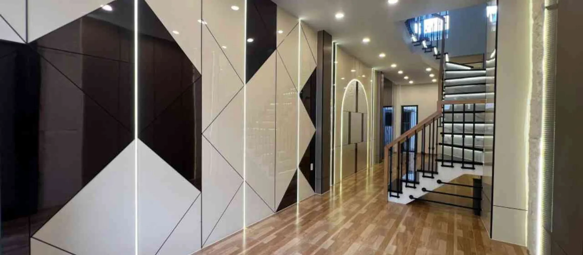 Nhà đẹp 2 tầng sát mặt tiền Lê Đại Hành, trung tâm quận sầm uất... Bán nhà riêng tại Minh Phụng, Hồ Chí Minh 01