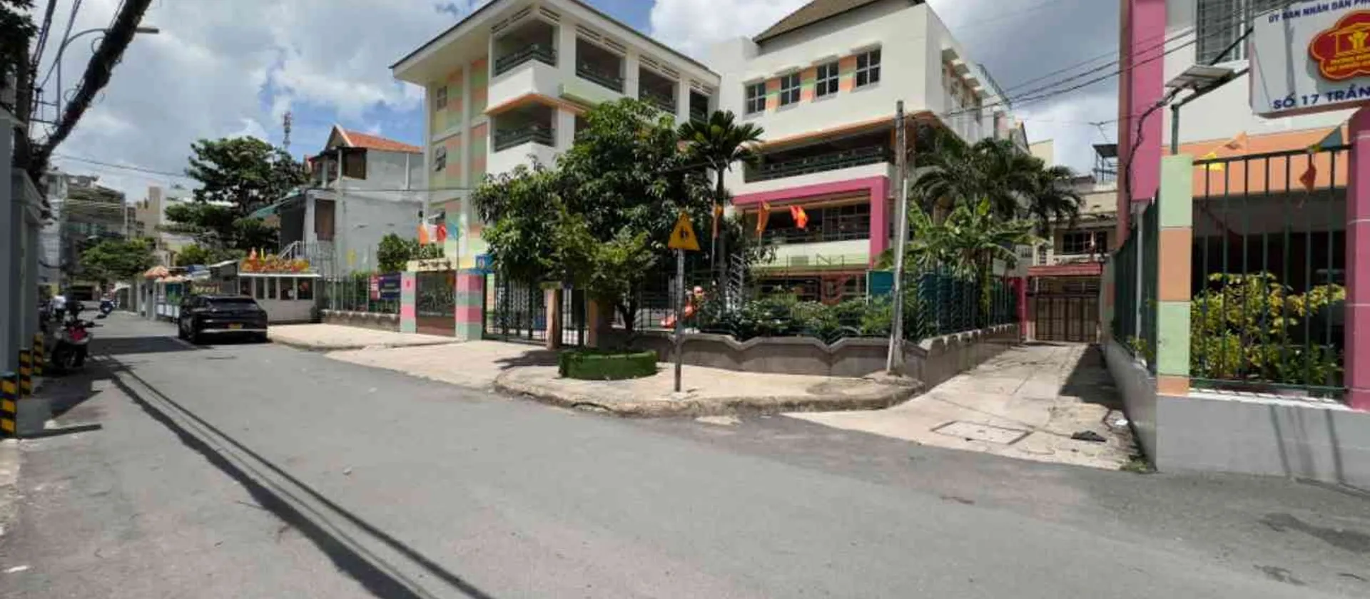 Nhà sân vườn rộng rãi, giá ưu đãi tại Phú Nhuận... Bán nhà riêng tại Phú Nhuận, Hồ Chí Minh 01