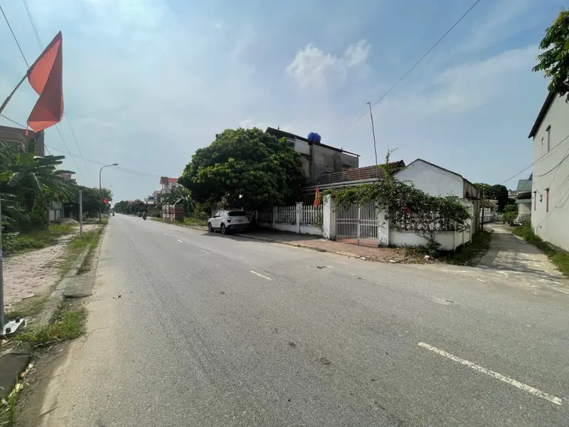 ĐẤT ĐẸP 2 MẶT ĐƯỜNG PHÚ LƯƠNG, LƯƠNG TÀI – CẦN TIỀN BÁN GẤP!
• Diện tích: 131 m² (Mặt tiền 5,2 m) –... Bán đất tại Lương Tài, Bắc Ninh 01