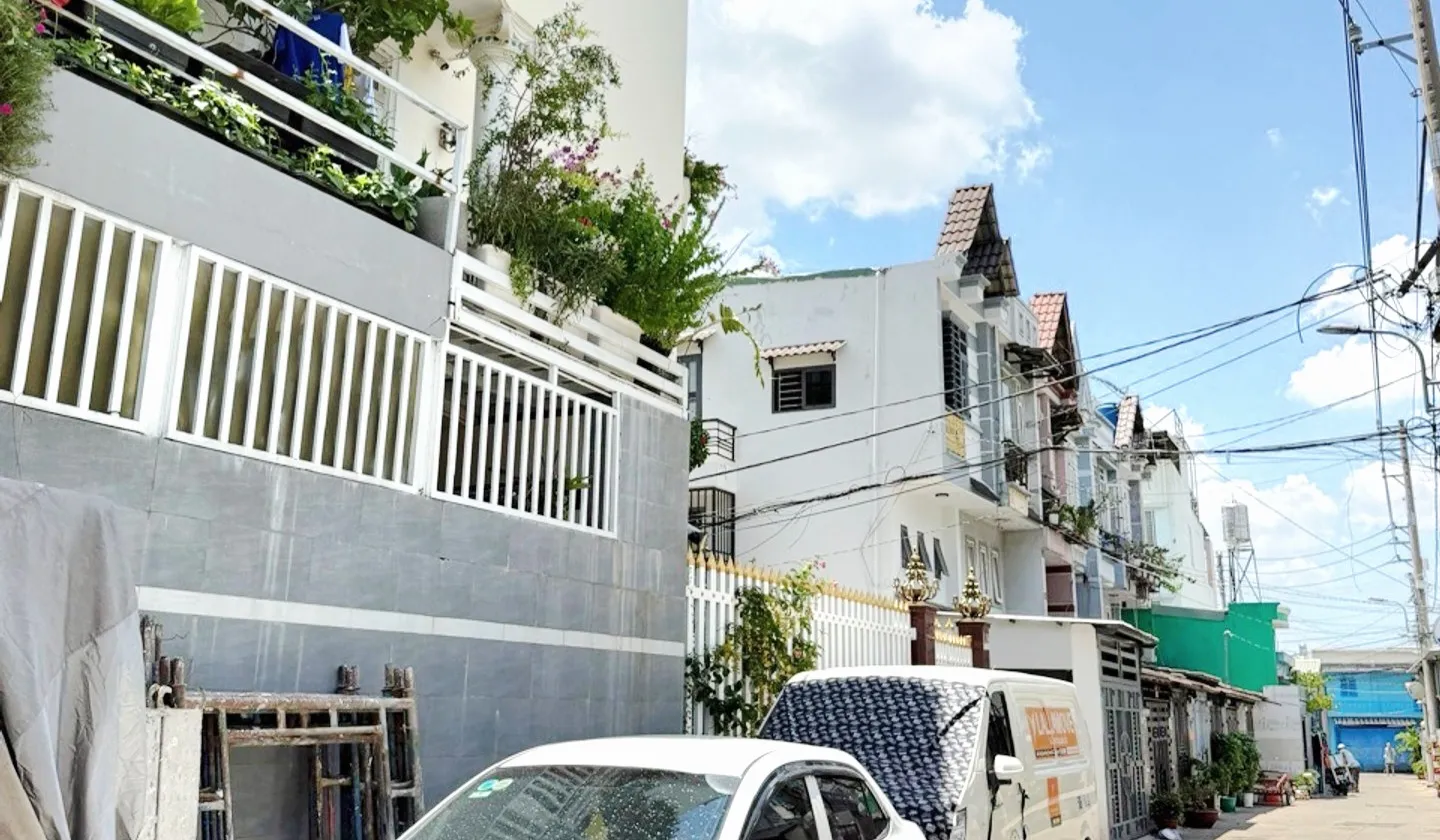 🍍🆘CHỦ CẦN BÁN NHANH_NHÀ 4 TẦNG_ HÈM XE HƠI_ TRƯƠNG THỊ HOA QUẬN 12_GIÁ 5TỶ 990TR (TL)... Bán nhà riêng tại Tân Thới Hiệp, Hồ Chí Minh 01