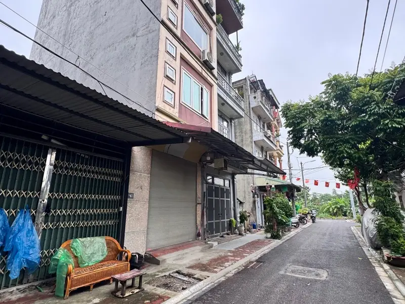 Tái định cư Yên Viên bán 40m2 đất sẵn nhà cấp 4 đường vỉa hè ô tô tránh quy ổn👉 giá tốt đầu tư... Bán nhà riêng tại Phù Đổng, Hà Nội 01