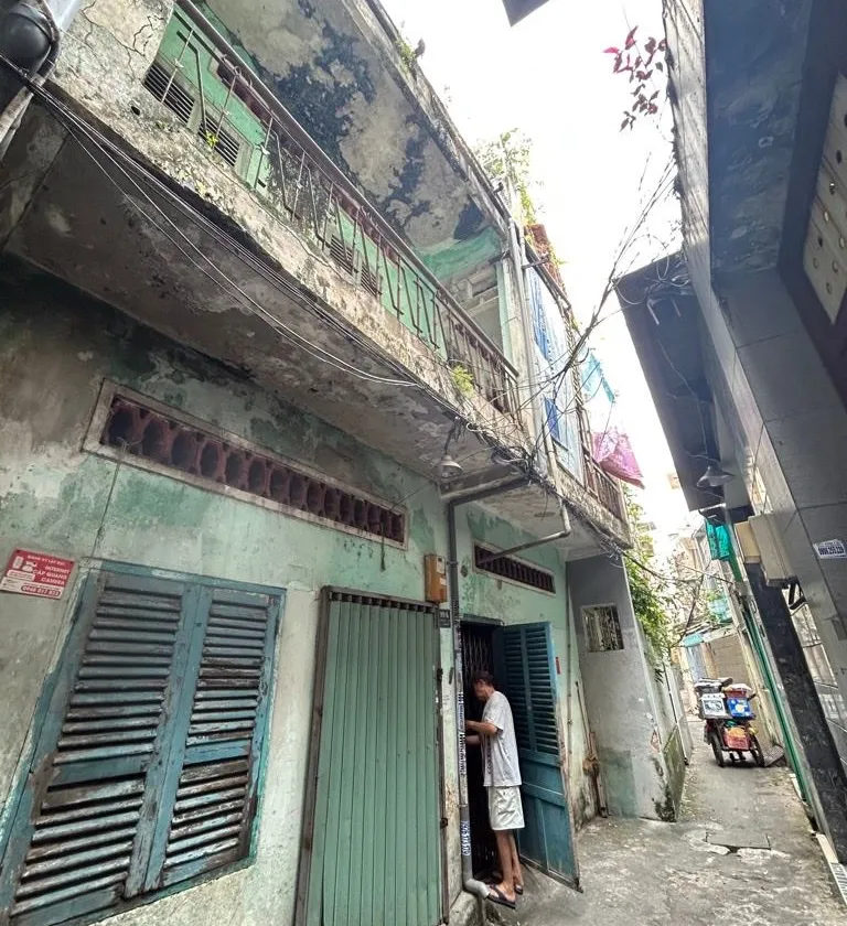 Cơ hội sở hữu nhà ngang hiếm sát mặt tiền Quận 10 chỉ 5.8 tỷ... Bán nhà riêng tại Hòa Hưng, Hồ Chí Minh 01