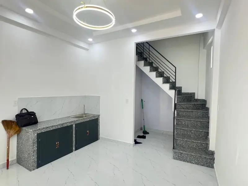 Cơ hội vàng sở hữu nhà 2 tầng diện tích vuông vức tại Quận 8 sát Quận 5... Bán nhà riêng tại Phú Định, Hồ Chí Minh 01