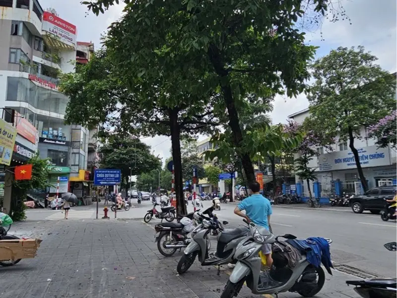 Nhà mặt phố vị trí vàng, vỉa hè rộng thoáng, giá hấp dẫn... Bán nhà mặt phố tại Hai Bà Trưng, Hà Nội 01