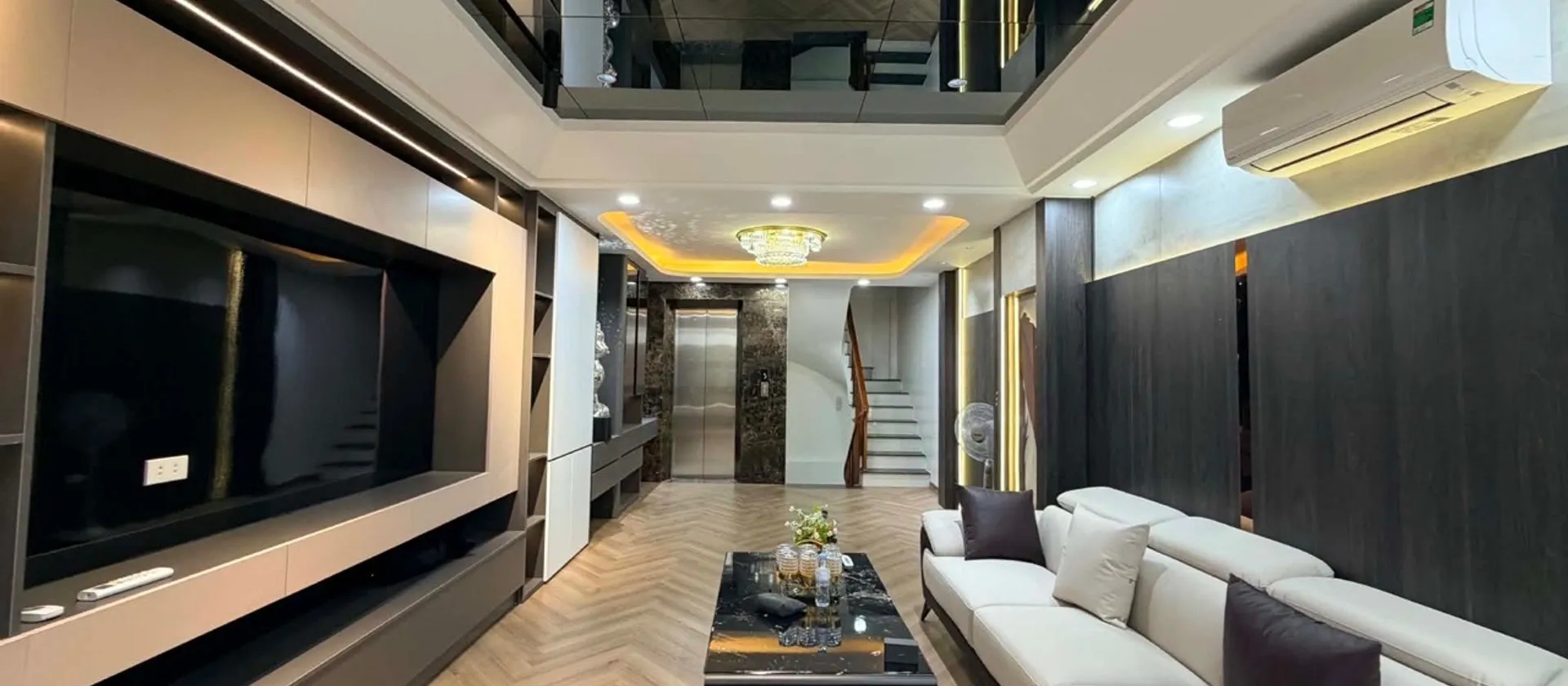 🎯🌏CHỈ HƠN 25 TỶ, BÁN NHÀ HOÀNG VĂN THÁI, ĐƯỜNG 8M CÓ VỈA HÈ 52M2 x 8T THANG MÁY,FULL NỘI THẤT.... Bán nhà mặt phố tại Khương Đình, Hà Nội 01