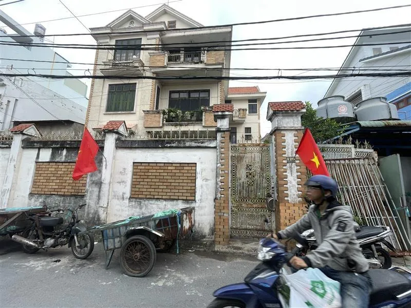 Buệt Thự Sát Bờ Kè Tham Lương, 3 tầng, diện tích 218m² giá 21.5 tỷ... Bán nhà mặt phố tại An Hội Tây, Hồ Chí Minh 01
