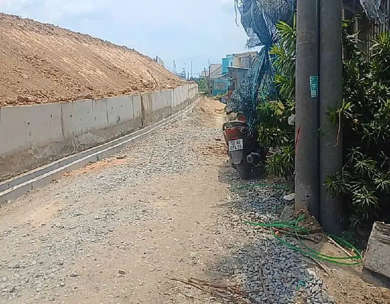 Nhà mặt tiền rộng 8m, vị trí đắc địa ở Hưng Long... Bán nhà mặt phố tại Hưng Long, Hồ Chí Minh 01