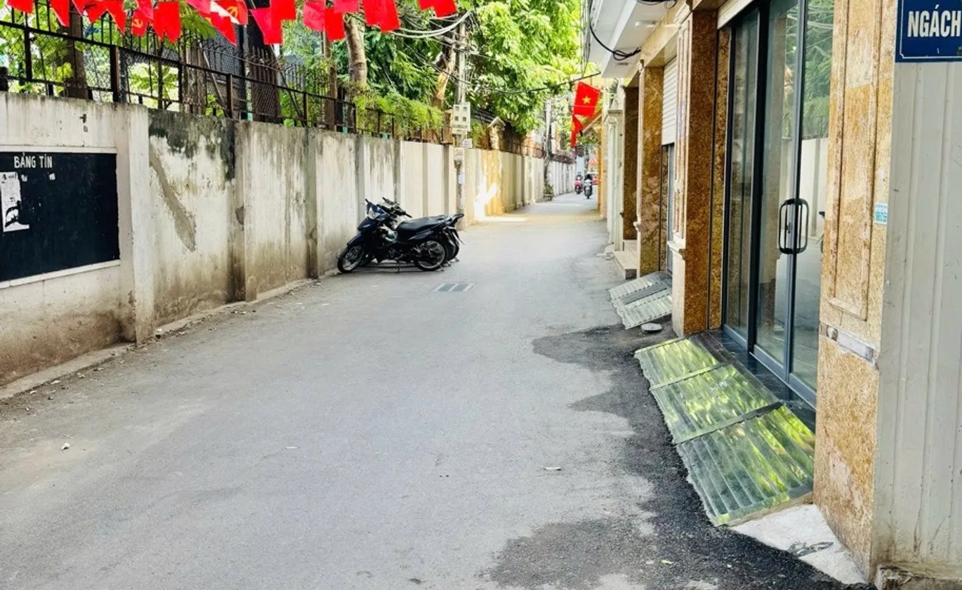 CẦU GIẤY ĐẲNG CẤP ĐẠI GIA, NGÕ THÔNG , OTO ĐỖ CỬA, NỘI THẤT TIỀN TỶ, 7 TẦNG THANG MÁY.... Bán nhà riêng tại Cầu Giấy, Hà Nội 01