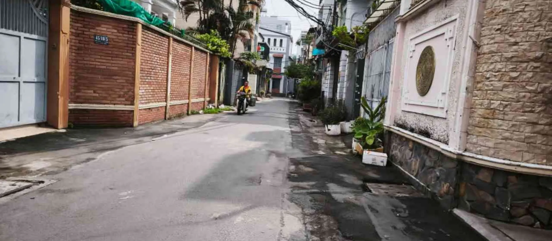 Nhà 2 tầng hẻm xe hơi, gần hẻm lớn, diện tích 38m2, sổ riêng... Bán nhà riêng tại Tân Sơn, Hồ Chí Minh 01