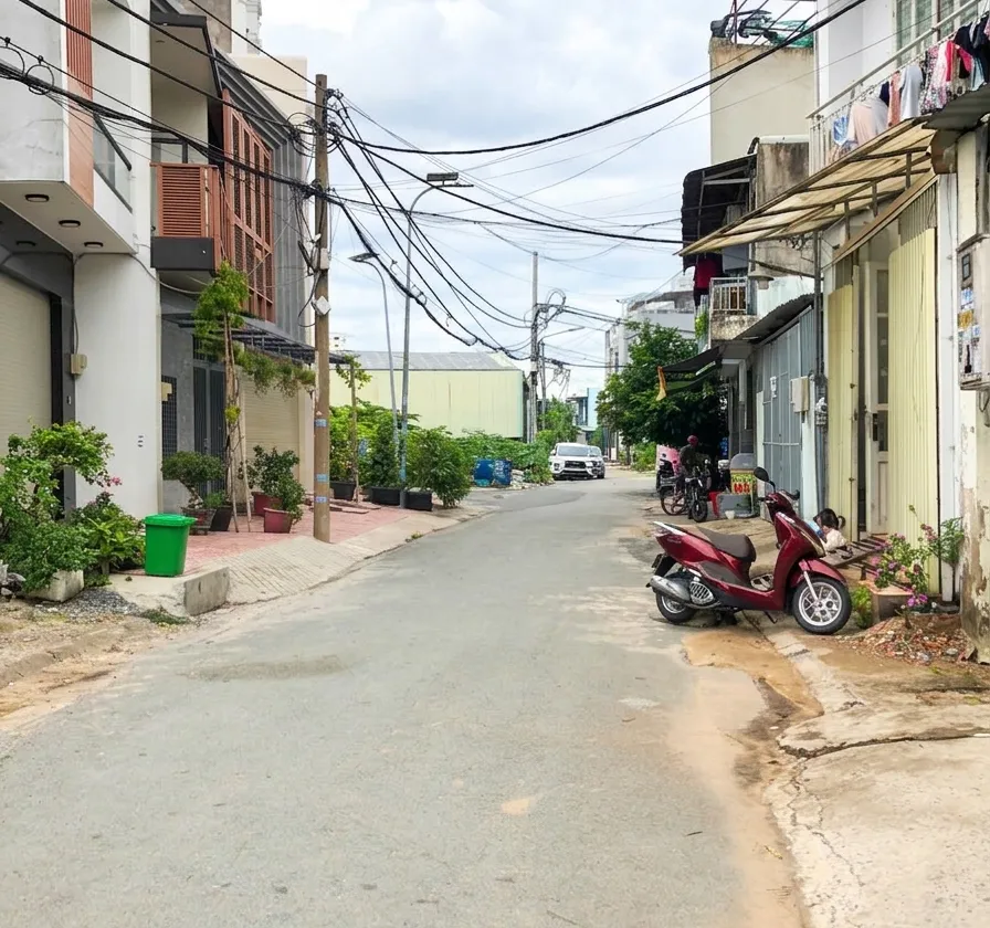 NHÀ 3 TẦNG TRỤC KINH DƯƠNG VƯƠNG 100M2 ĐƯỜNG NHỰA 8M THÔNG DÒNG TIỀN 400TR/N NHIK 6 TỶ... Bán nhà riêng tại An Lạc, Hồ Chí Minh 01
