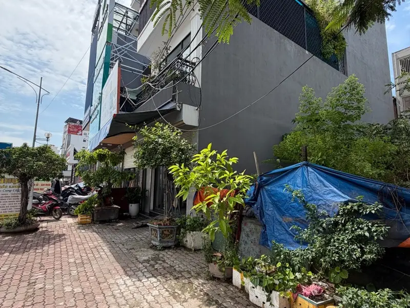 Nhà mặt phố 5 tầng có thang máy, vỉa hè rộng tại trung tâm kinh doanh sầm uất Hải Phòng... Bán nhà mặt phố tại An Biên, Hải Phòng 01