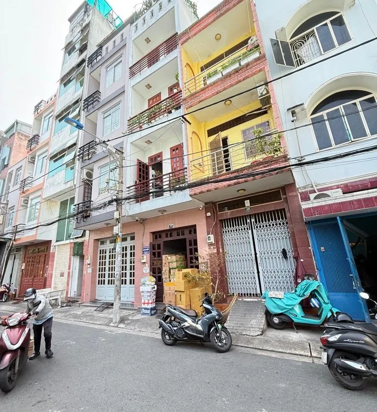 Nhà 2 mặt tiền kinh doanh ngay chợ sầm uất Quận 10, thu nhập đỉnh... Bán nhà mặt phố tại Hòa Hưng, Hồ Chí Minh 01