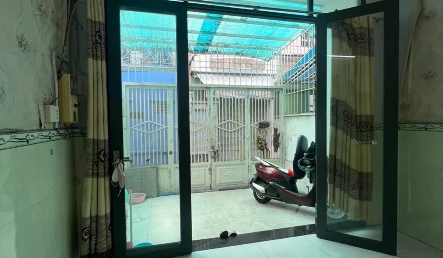 Bán nhà 2 tầng 64m2 hẻm an ninh quận Tân Bình giá 6.1 tỷ... Bán nhà riêng tại Bảy Hiền, Hồ Chí Minh 01
