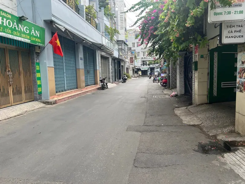 Nhà 5 tầng đẹp lung linh ngay Lý Thường Kiệt, tiện nghi tuyệt vời... Bán nhà riêng tại Tân Hòa, Hồ Chí Minh 01